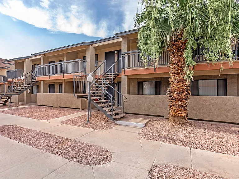 Tesoro Apartments — Photo 17