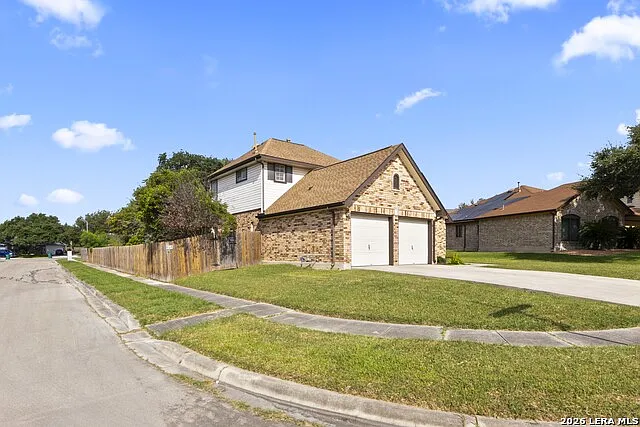 3 bed, 2.5 bath, 1710 sqft, $1,895 — Photo 2