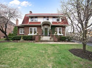 116 S Kenmore Ave, Elmhurst, IL 60126