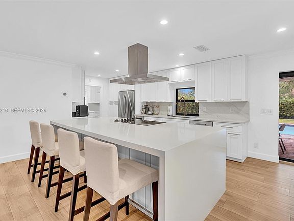 3rd image of 3909 Adams St