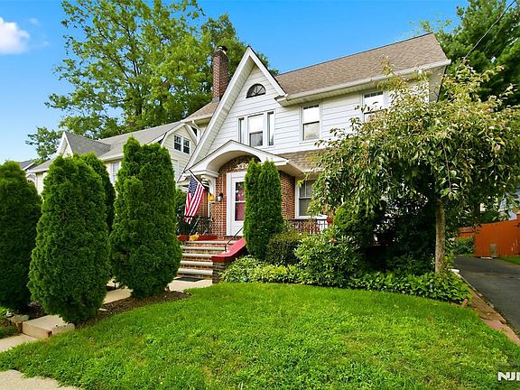 3rd image of 351 Griggs Ave