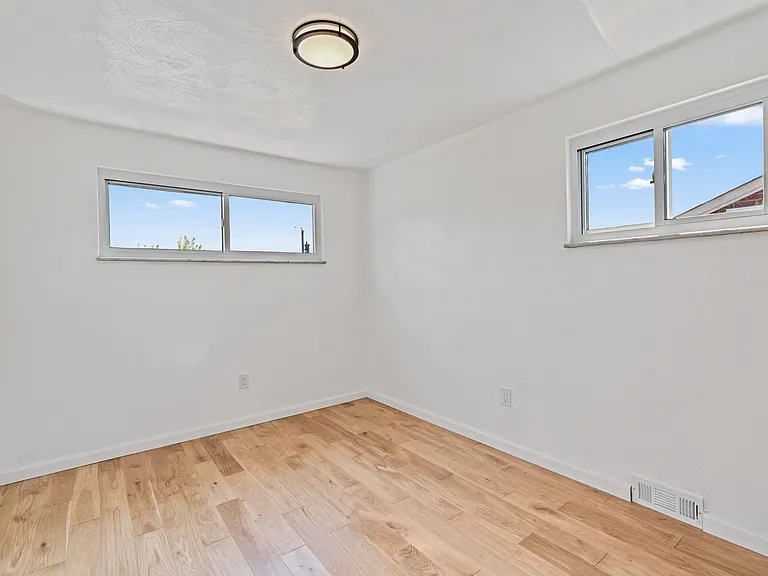 6355 Crestview Dr — Photo 8