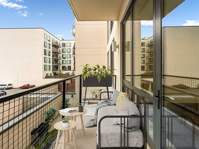 372 9th Luxury Rentals — Photo 14