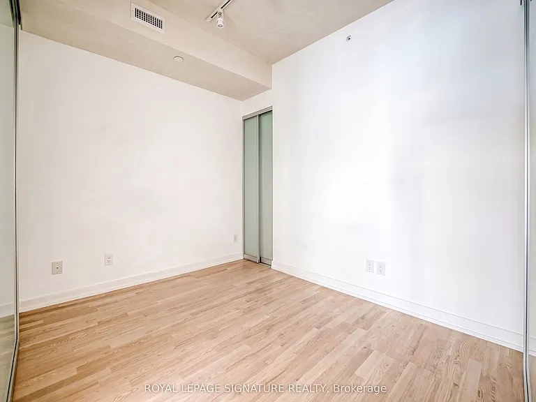 461 Adelaide St W #1022 — Photo 6