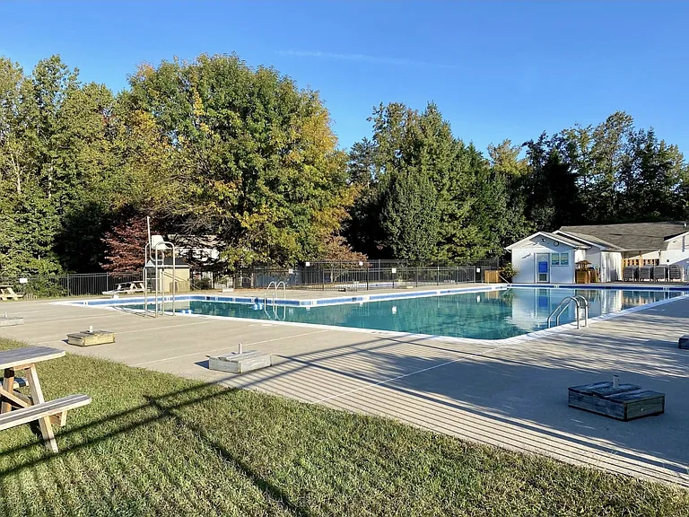 8401 Kennedy Dr — Photo 107