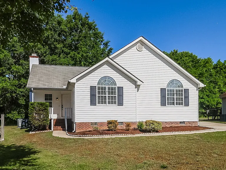 380 Canter Ct NW — Photo 1