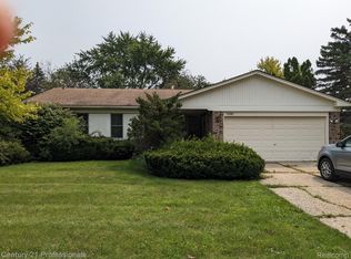 3680 Oriole Dr, Troy, MI 48084