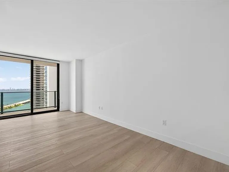 501 NE 31st St #3305 — Photo 8