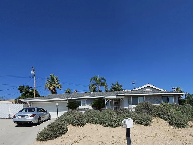 2272 Toluca Dr — Photo 42