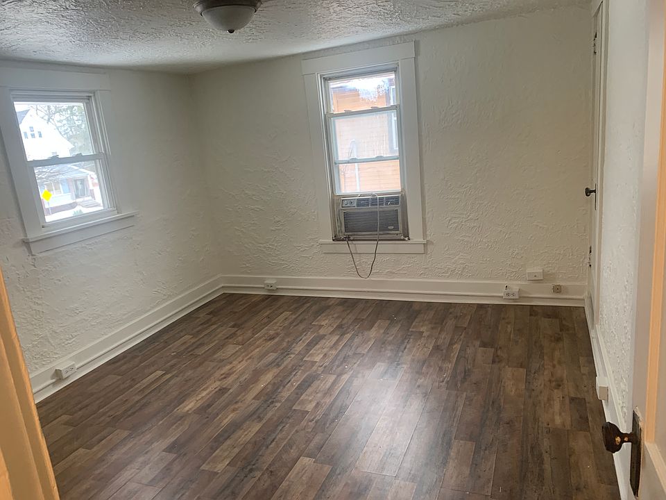 1st image of 681 Mercer Ave NE #2