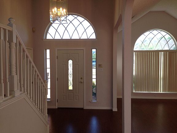 4th image of 319 Jennifer Ln