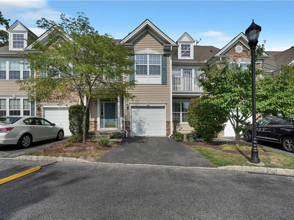 28 Barr Ln, Monroe, NY 10950