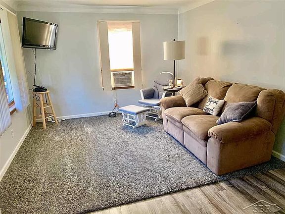 4th image of 2108 Deindorfer St
