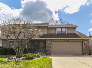 4108 Maple St, West Des Moines, IA 50265