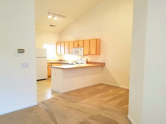 4th image of 321 Hibiscus Way