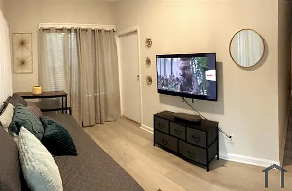 2 bed, $2,195 — Photo 2