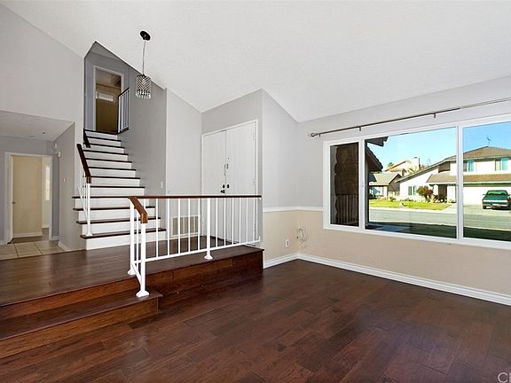 3rd image of 17233 Dolphin St