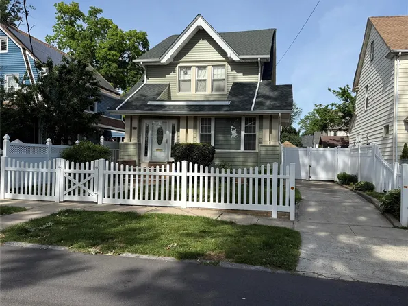110-07 196th Street, Saint Albans, NY 11412