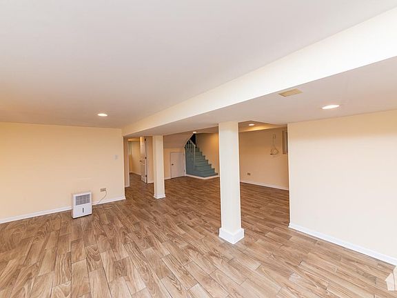 2nd image of 5847 N Maplewood Ave #G