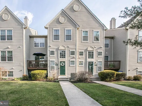 715 Gilbert Pl #803, Trappe, PA 19426