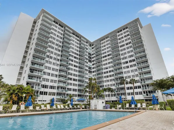 3233 NE 34th St APT 1207, Fort Lauderdale, FL 33308