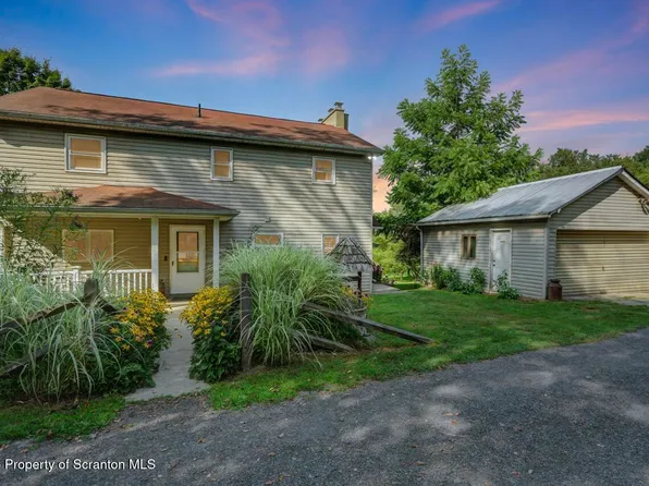 151 Cherrywood Ln, Dalton, PA 18414