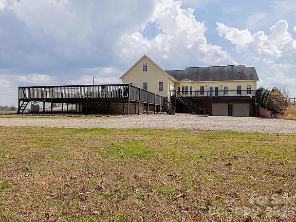 5th image of 3131 Christie Rd