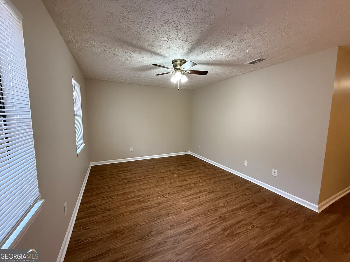 Building Photo - 110 Saint Andrews Ct #110