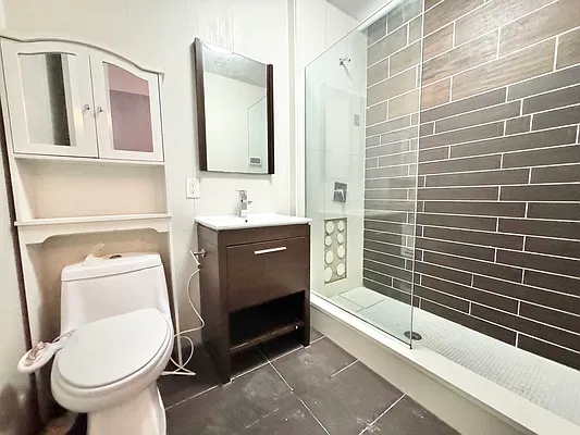 Rented by Pear NYC LLC | media 8