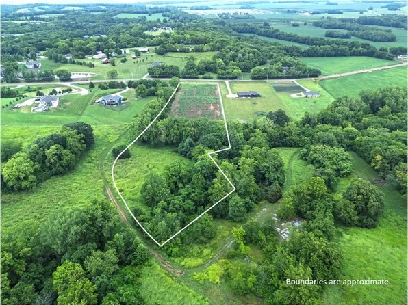21201 E Blue Mills Rd, Independence, MO 64058