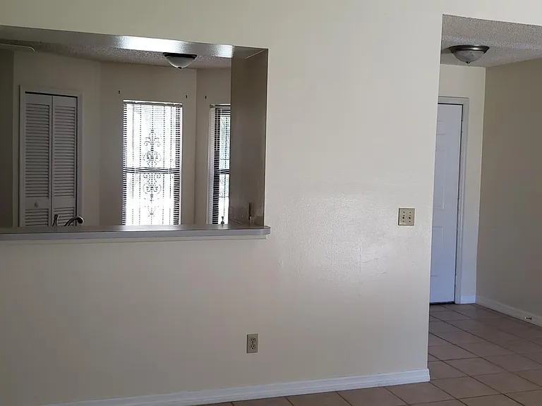 1315 SW Hebner Ave — Photo 15