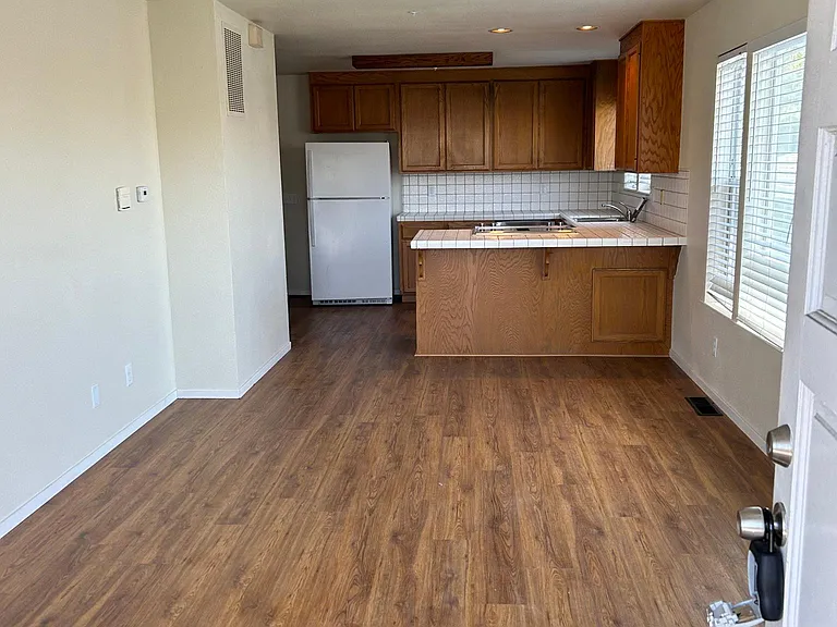 122 Ocean St #A — Photo 4