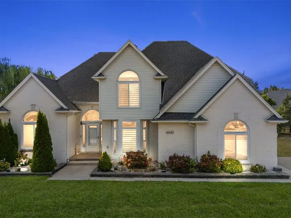 43187 Vintners Place Dr, Sterling Heights, MI 48314