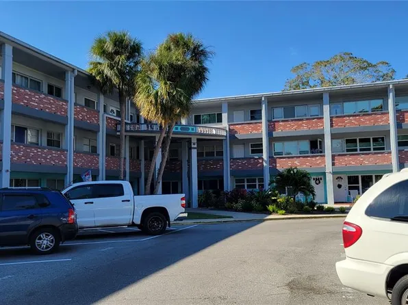4300 58th St N APT 1902, Kenneth City, FL 33709