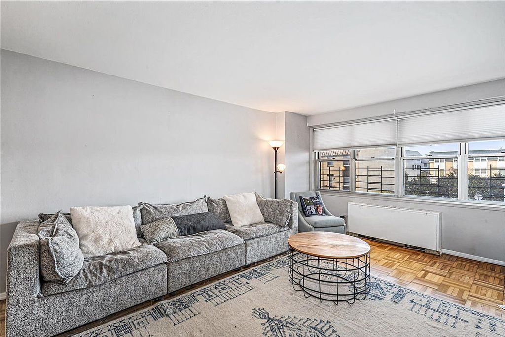 17-85 215th St #1P, Queens, NY - View 3