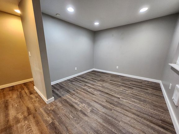 4th image of 3690 NW Munson St #B