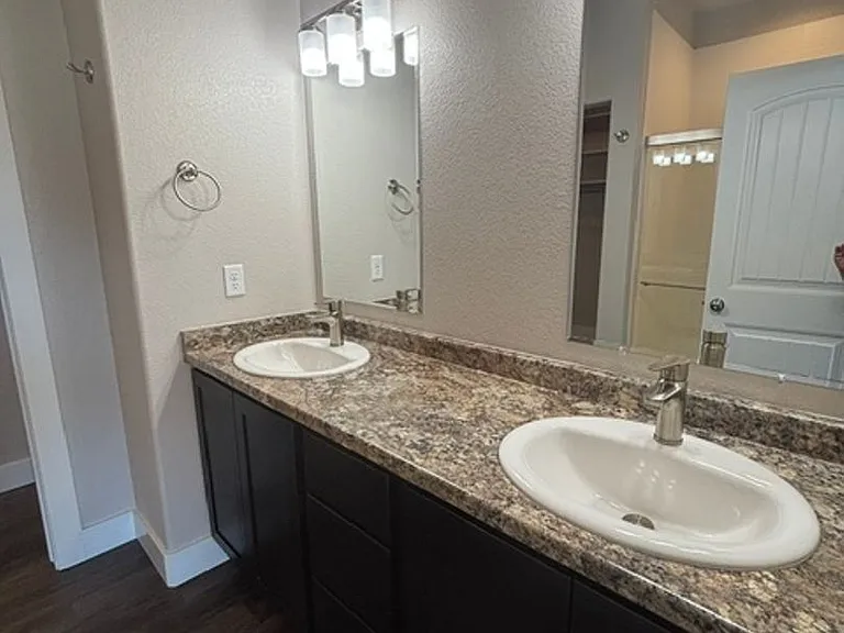 1333 Alyssa Way — Photo 15