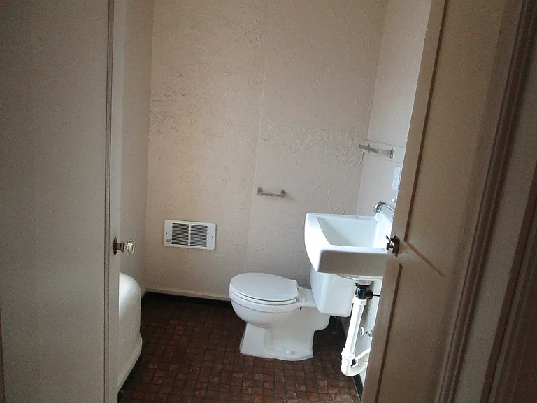104 S Main St #211 — Photo 5