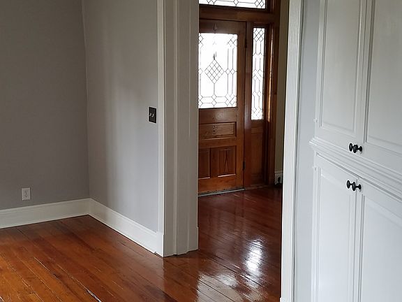 LR view to front door/foyer