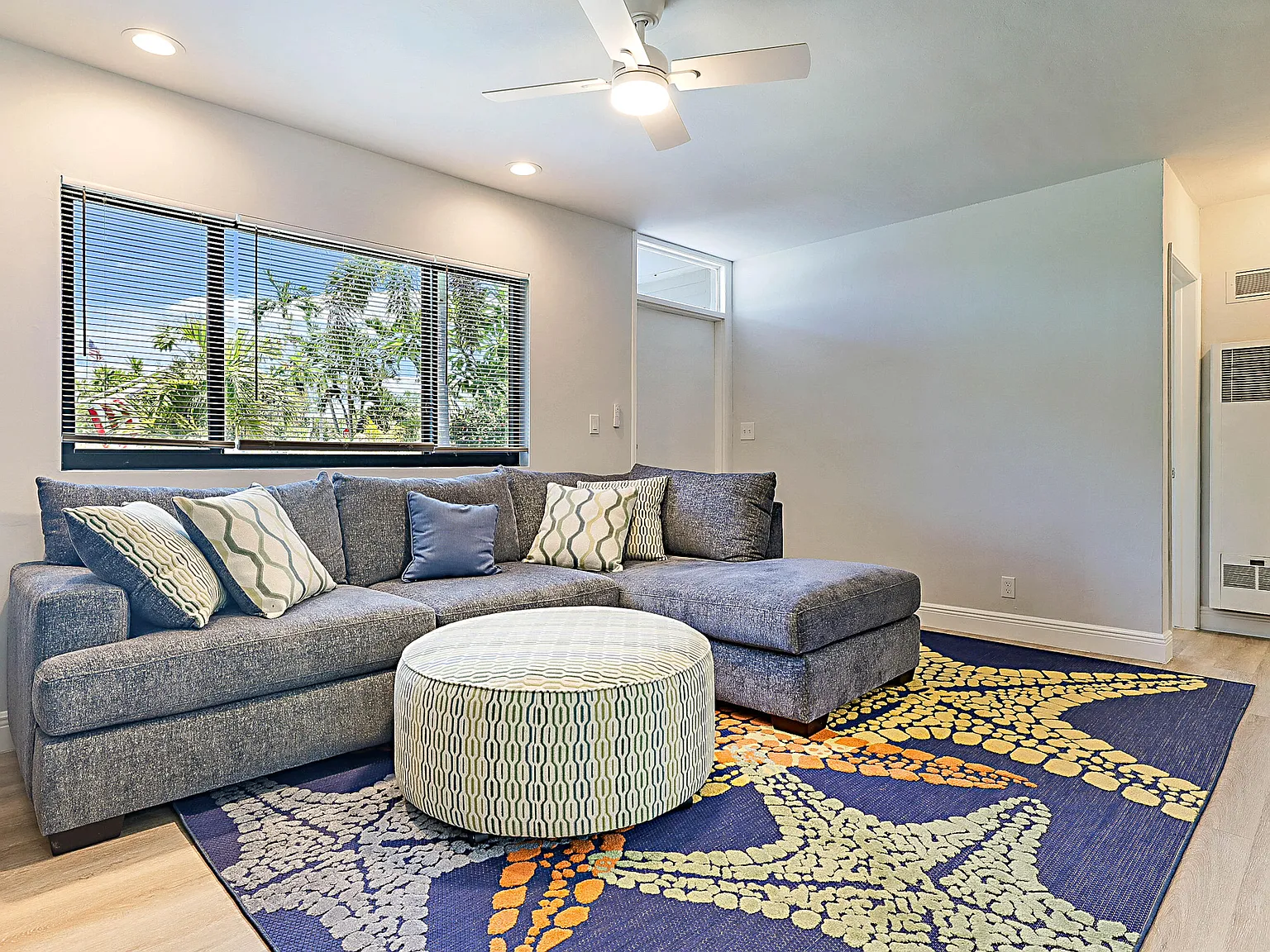 3 bed, 2.0 bath, 1197 sqft, $3,450 — Photo 2