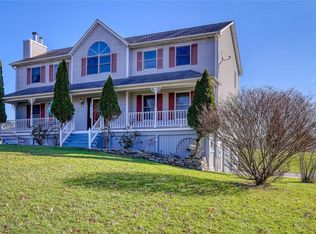 30 Paddock Dr, Pine Bush, NY 12566