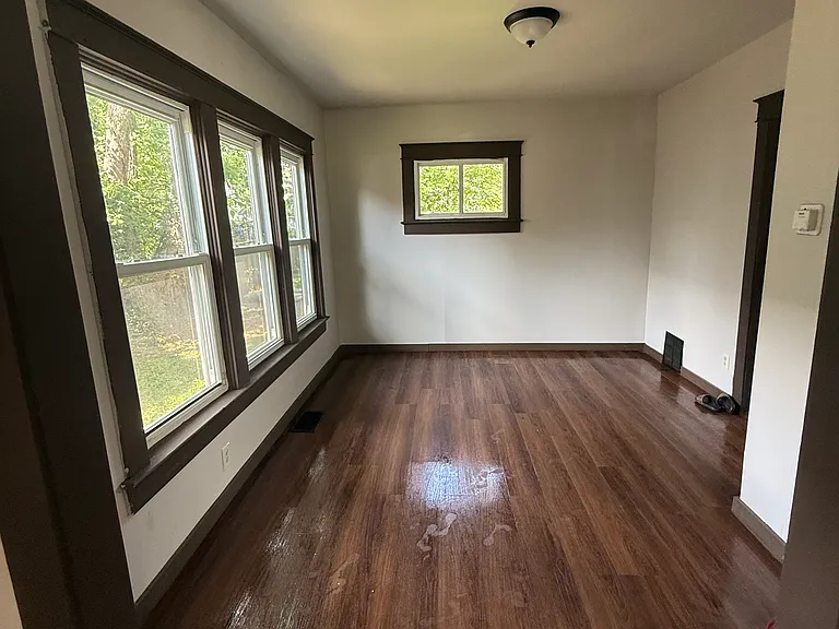 1036 Lexington Ave — Photo 13