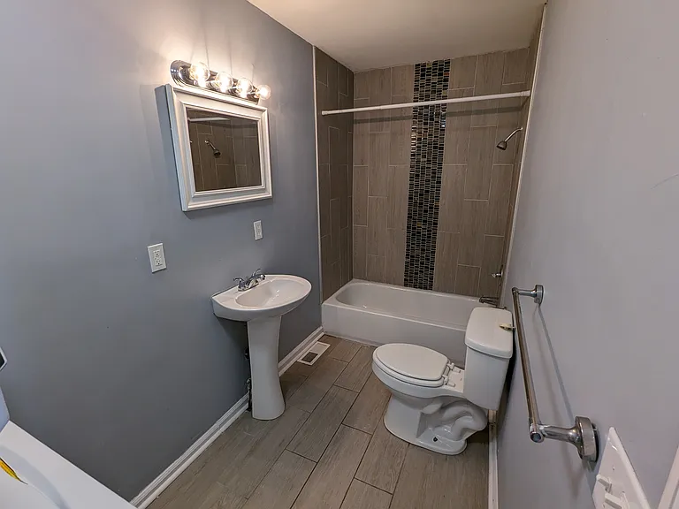 2222 Morena St #B — Photo 8