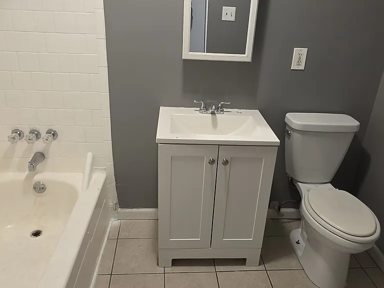 907 N Rosedale St — Photo 11