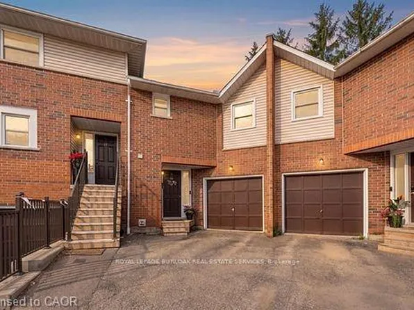 465 Beechwood Pl #12, Waterloo, ON N2T 2N8