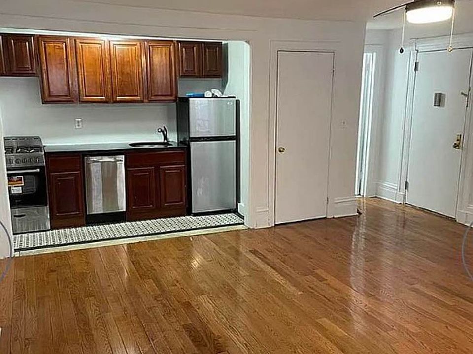 1st image of 62 Livingston St APT 1
