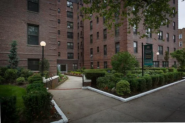 Fairfield At Far Rockaway — Photo 2