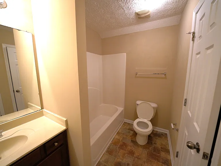 221 Alton Cir — Photo 17