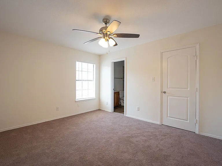 1513 Liberty Ln — Photo 8