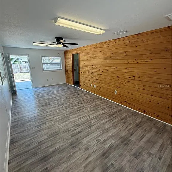 306 N Iona Ave — Photo 6